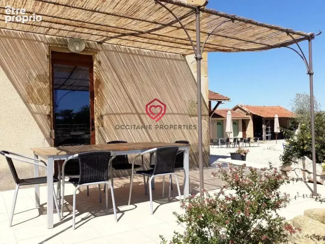 Grande maison familiale avec piscine et belles vues - photo 3