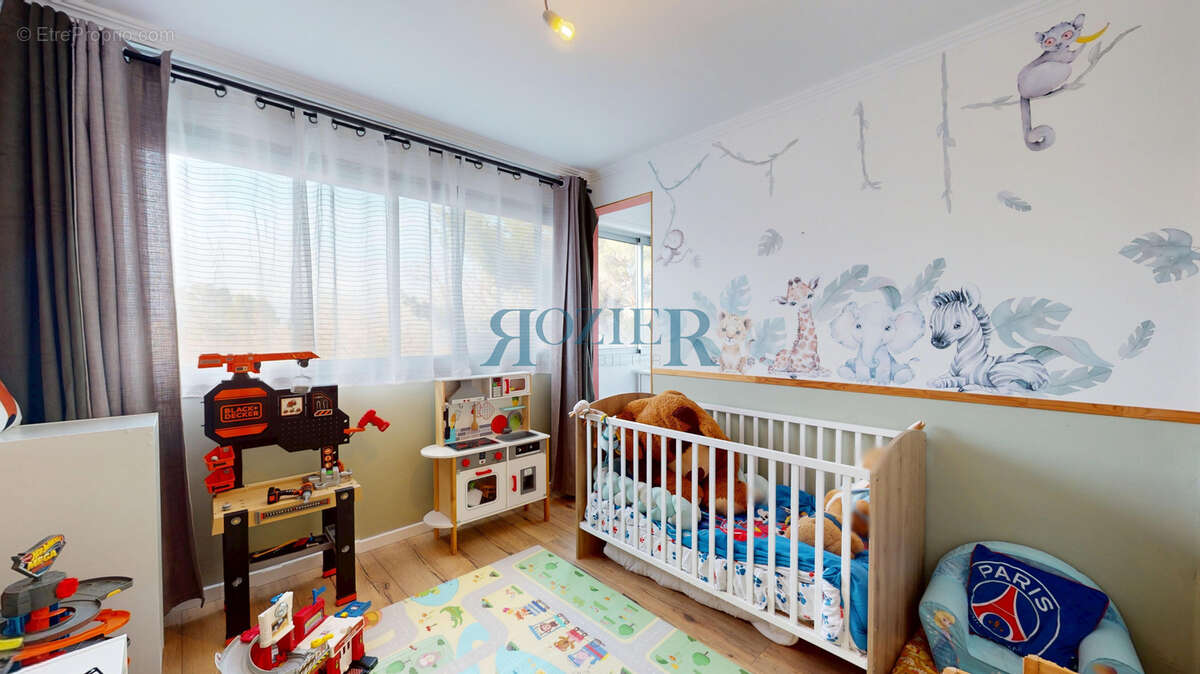 Appartement à VALLAURIS