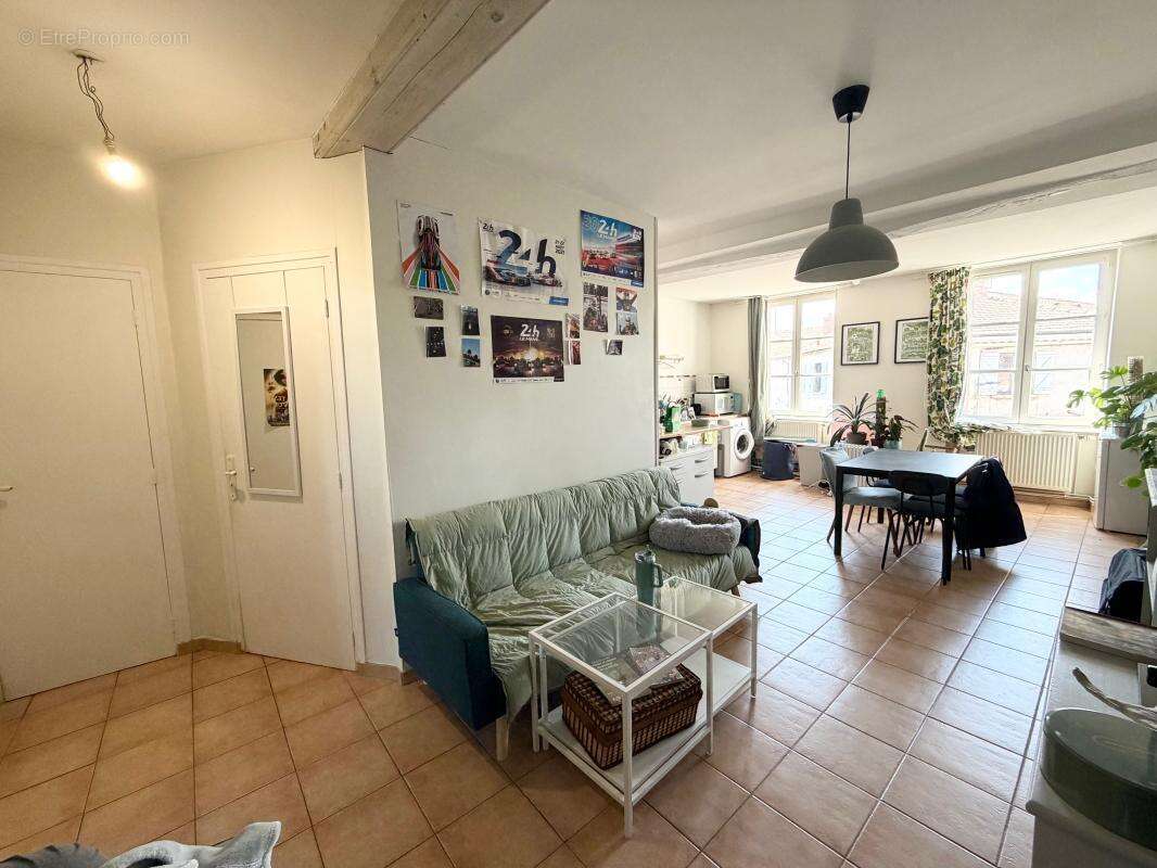 Appartement à L'ARBRESLE