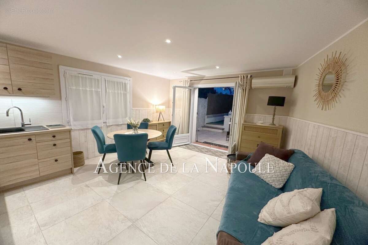 Maison à MANDELIEU-LA-NAPOULE