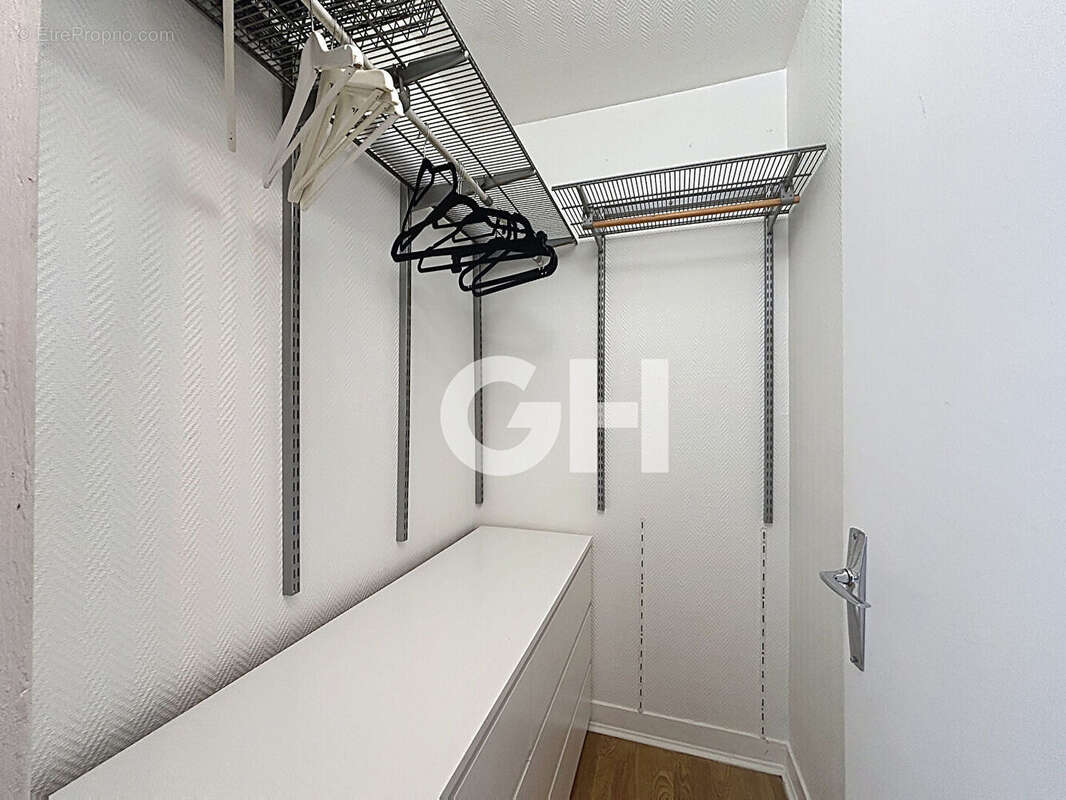 Appartement à PARIS-20E
