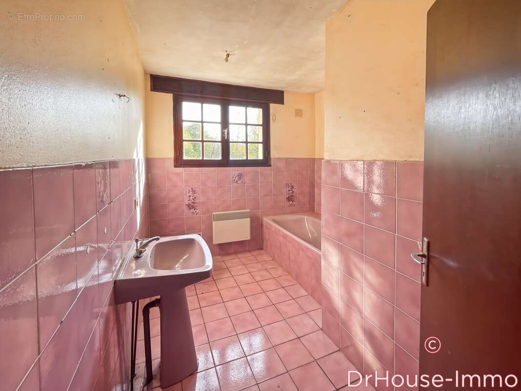 Maison à GAGNAC-SUR-CERE