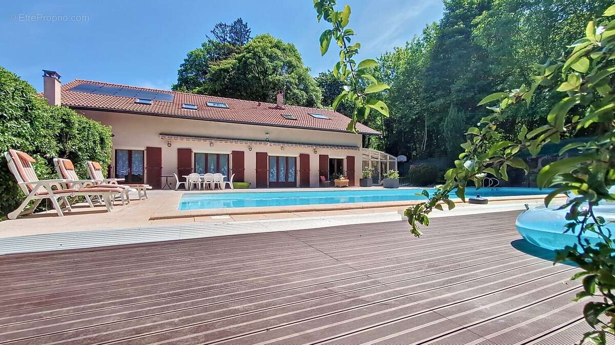 Maison à MONNETIER-MORNEX