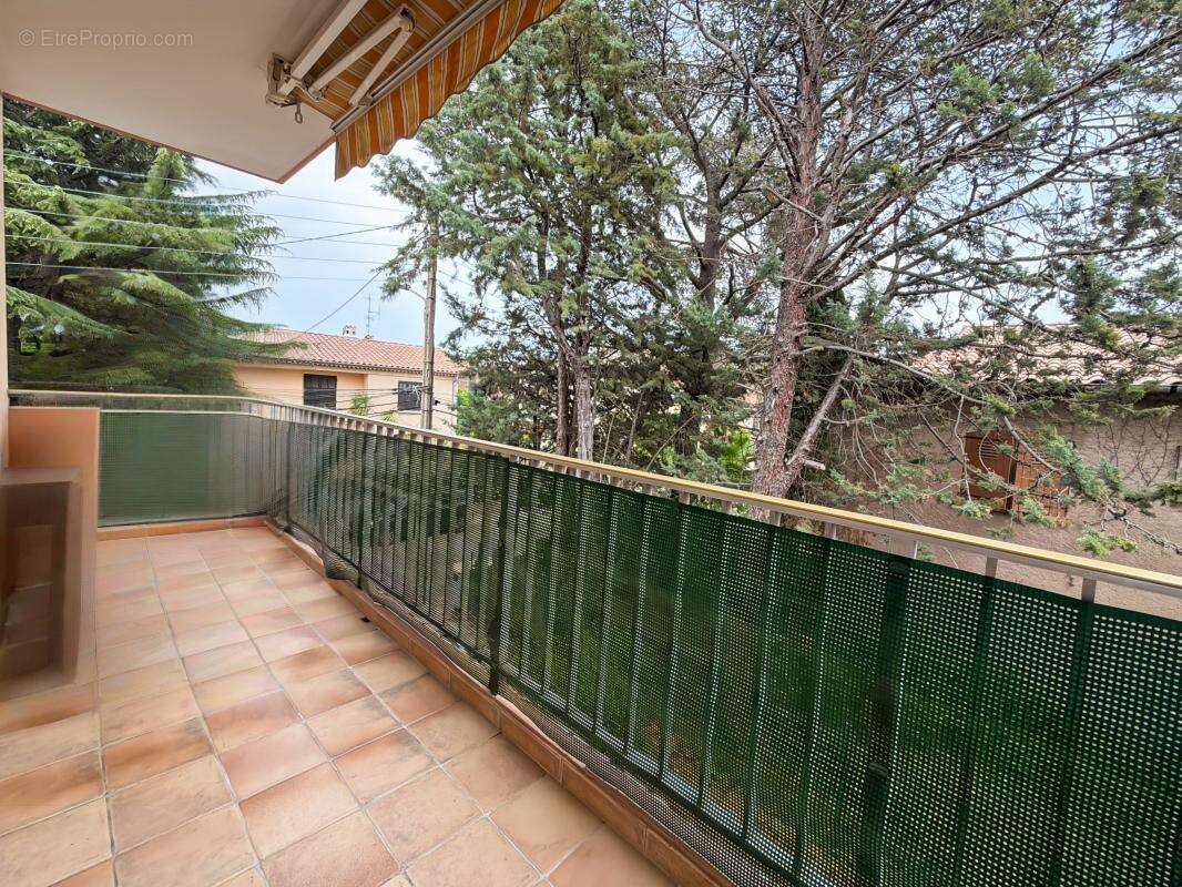 FREJUS F3 63 m² parking cave - photo 3