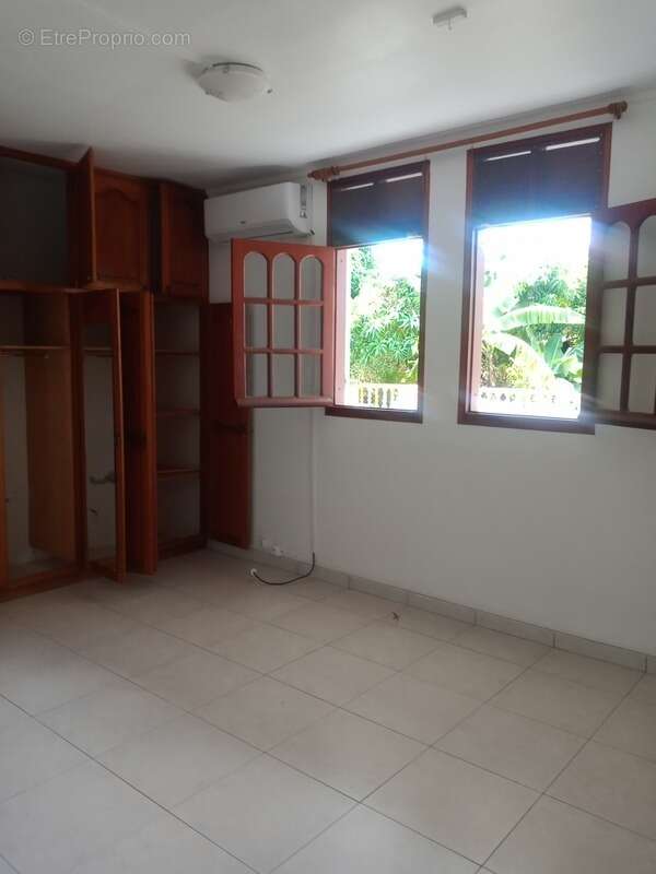 Maison à BASSE-TERRE