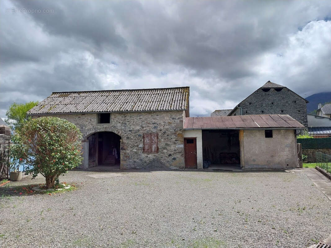 Maison à LESTELLE-BETHARRAM