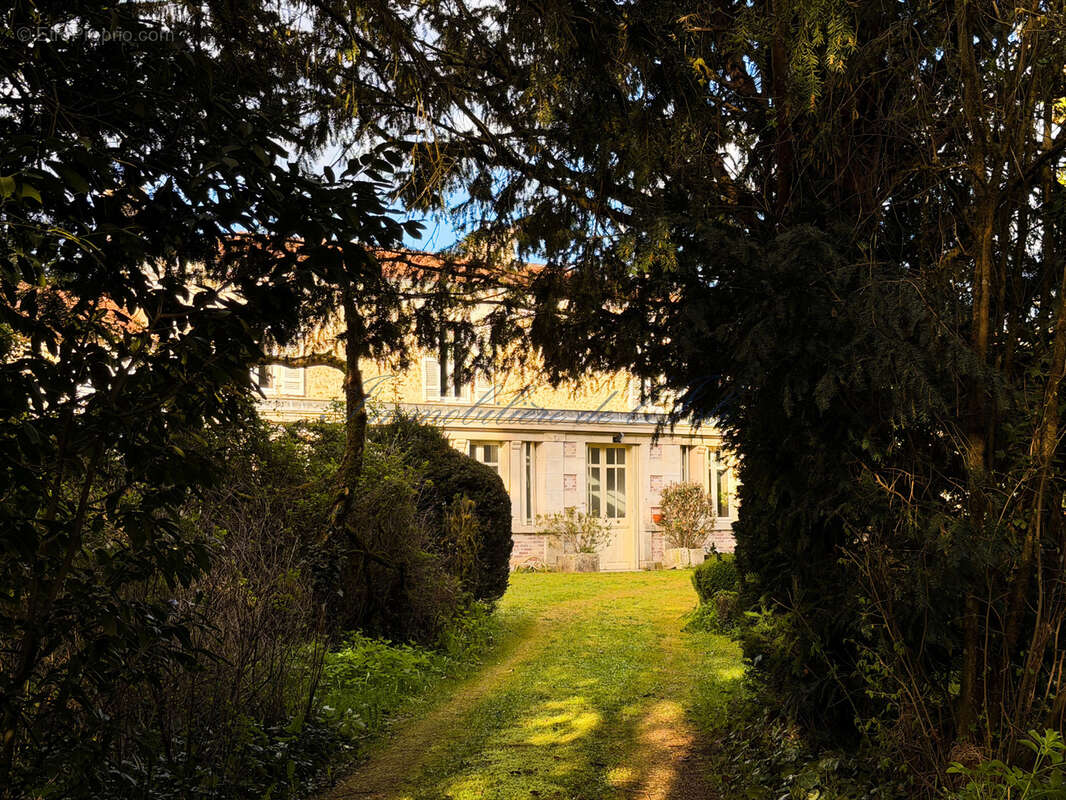 Maison à RAZAC-SUR-L'ISLE