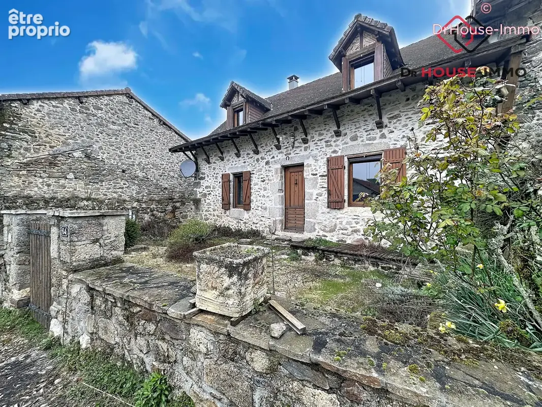 Maison à SAINT-SAUD-LACOUSSIERE