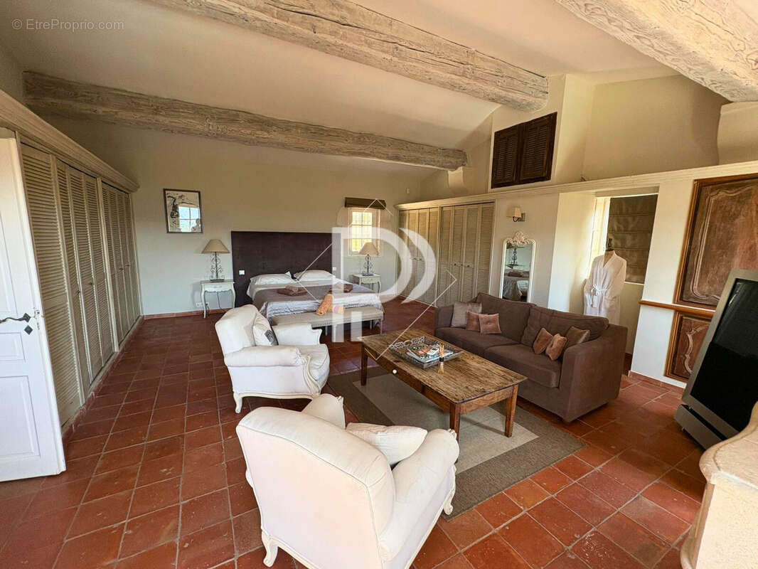 Maison à PLAN-DE-LA-TOUR