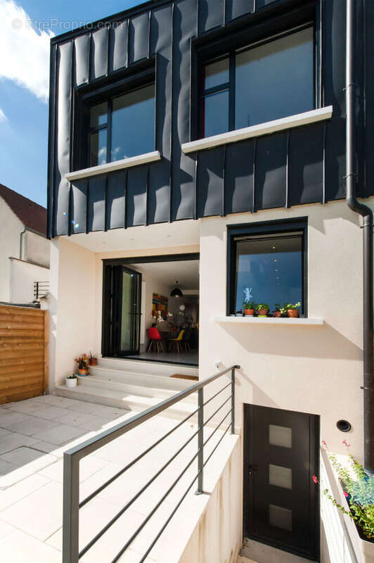 Maison à SURESNES