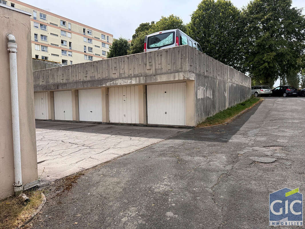 A vendre en exclusivite gic-bi garage ferme une voiture a herouville grande delle. - photo 2