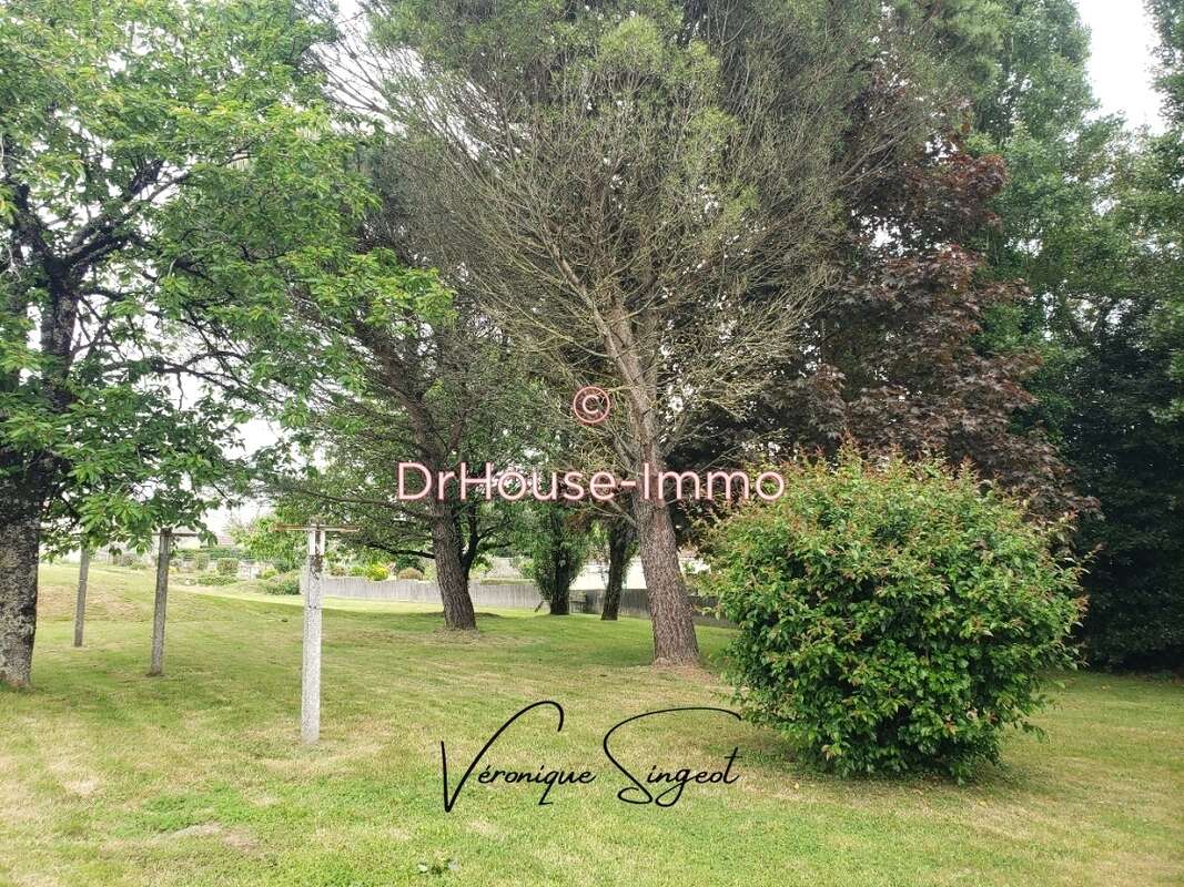 Maison à SAINT-MICHEL-LE-CLOUCQ