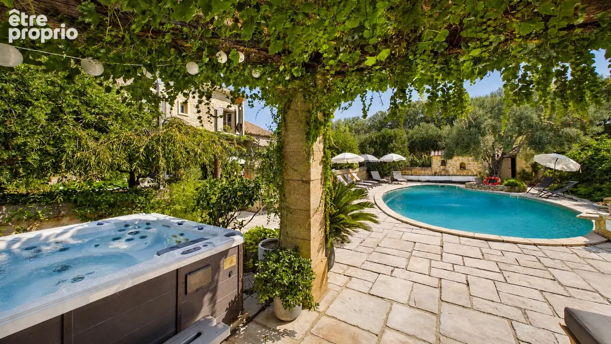 Domaine en pierre de 675 m² avec piscine sur près de 3 ha - Roquemaure - photo 16