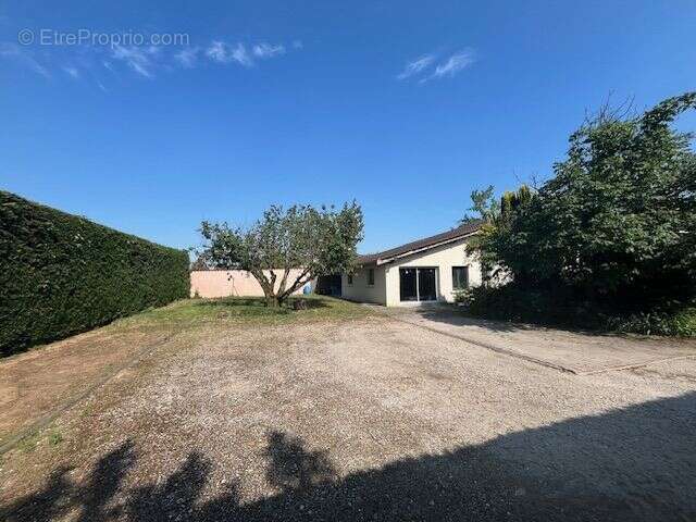 Terrain à CAILLOUX-SUR-FONTAINES