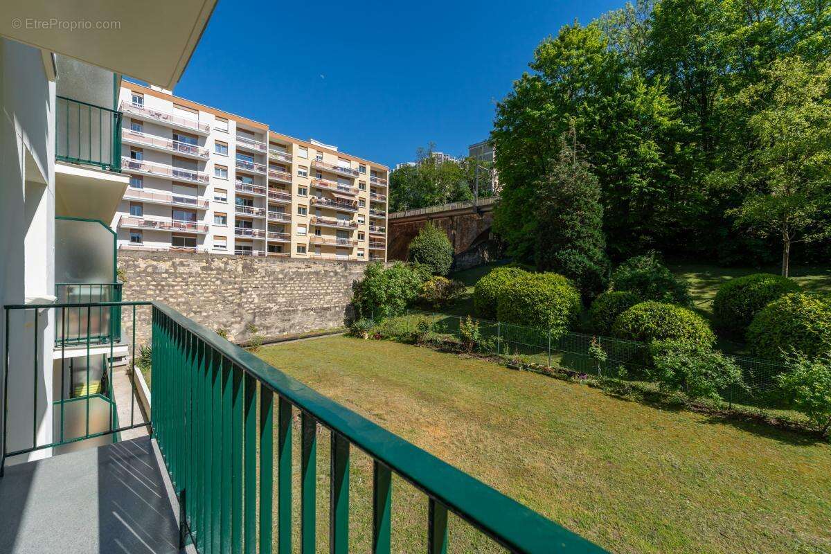 Appartement à ISSY-LES-MOULINEAUX