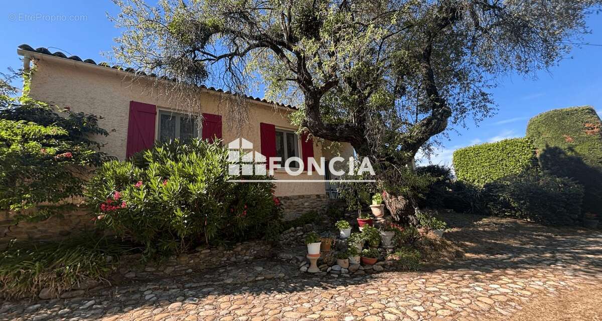 Propriété avec 2 maisons, terrain , piscine - photo 14