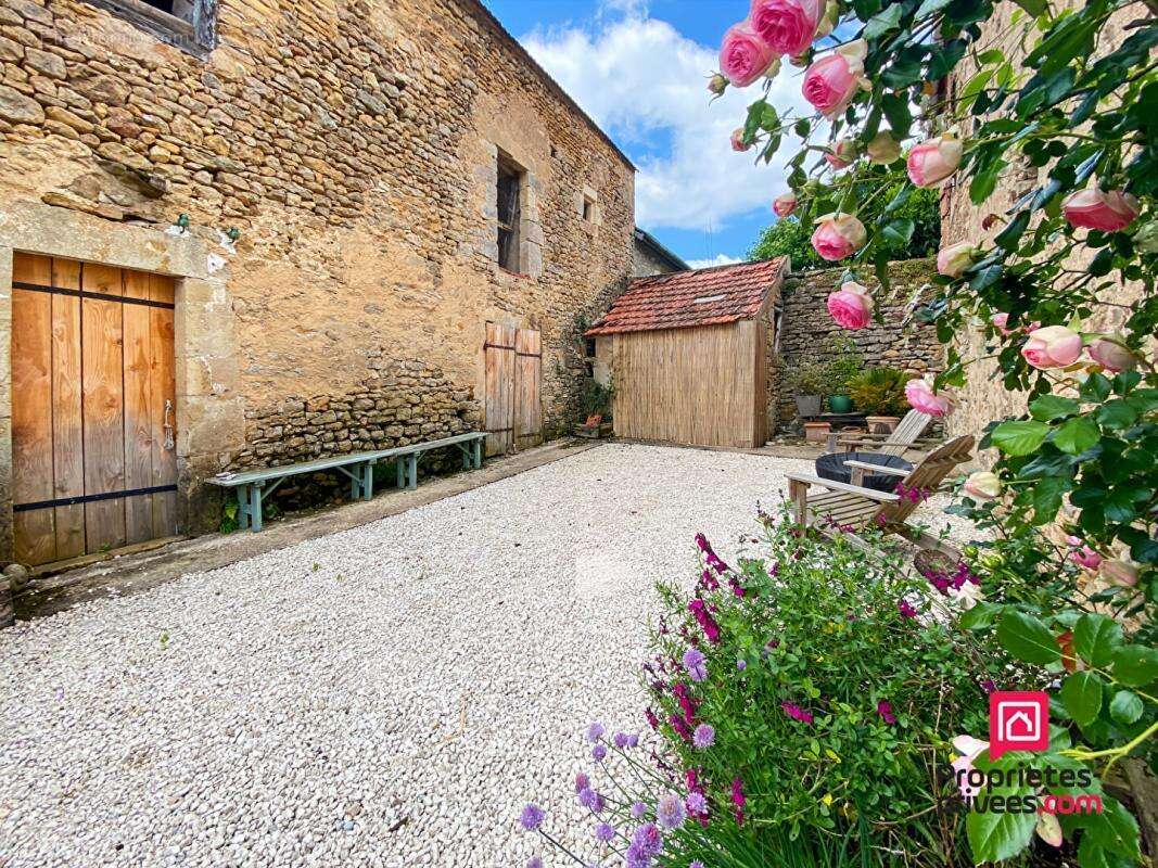 Maison à VAULT-DE-LUGNY