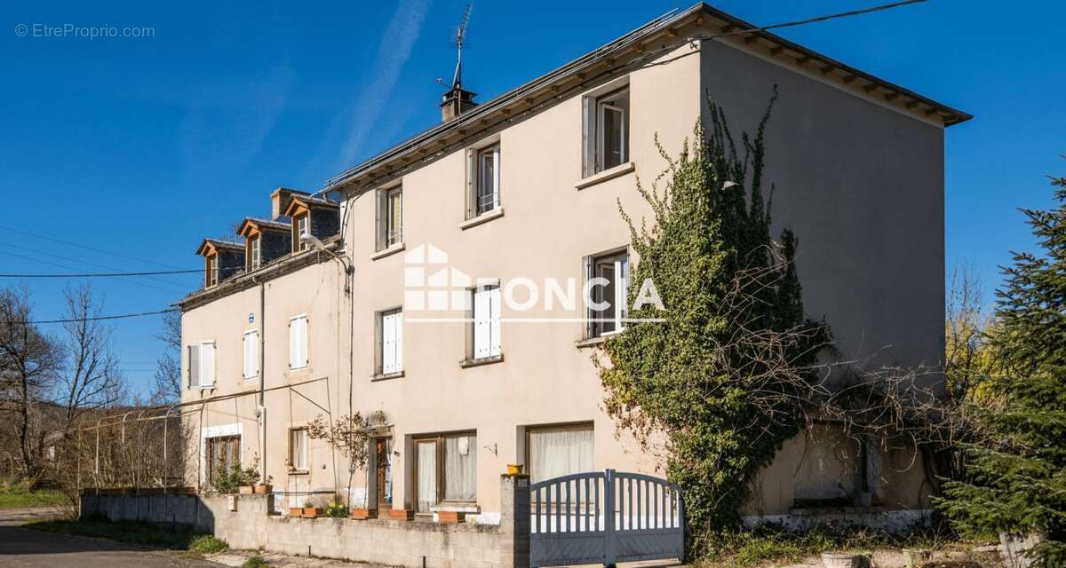 Maison à SAINT-LAURENT-D'OLT