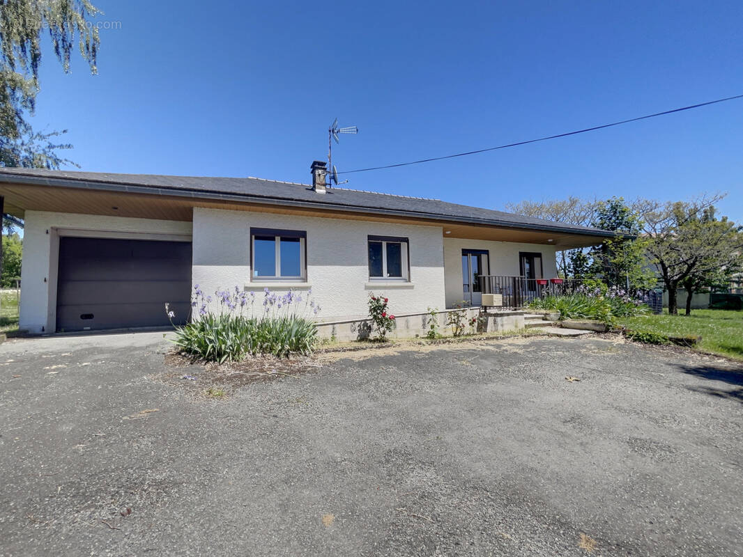 Maison à MIRANDOL-BOURGNOUNAC