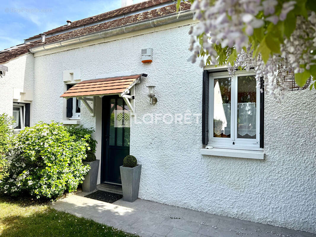 Laforêt Luzarches propose - Maison Asnières Sur Oise 5 pièce(s) 151 m2 - photo 2