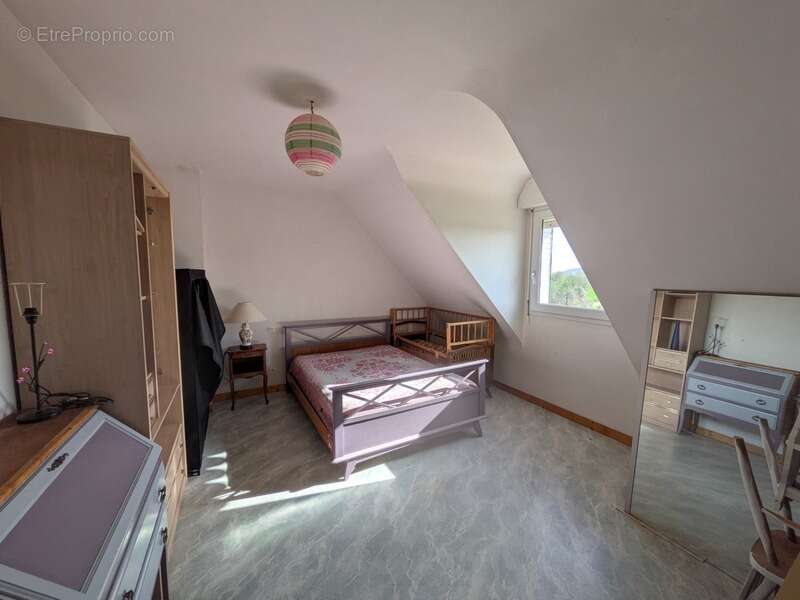 Kernascleden propriété composée d'une maison à usage d'habitation de 6 pièces 178 m² envion un hangar de 161m² envion, une ancie - photo 13