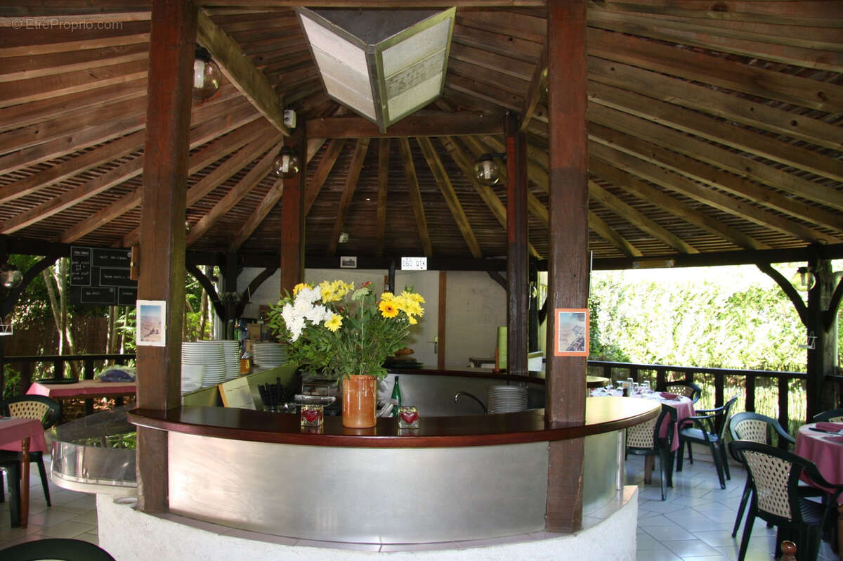 Commerce à SAINT-SATUR