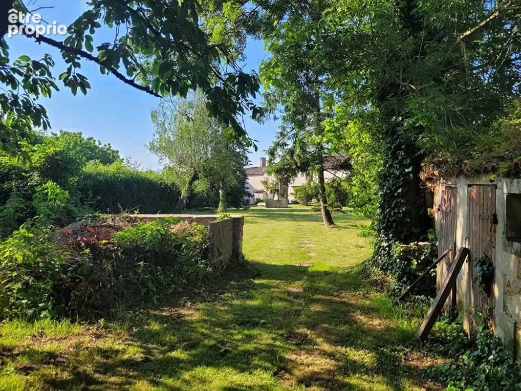 SAINT LAURENT DE LA PREE maison ancienne de 178 m² sur parcelle de 1650 m² - 2 garages - photo 17