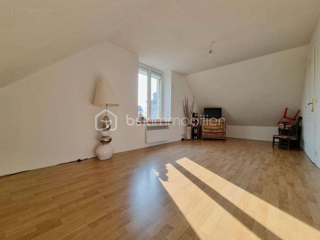 Appartement à FAY-AUX-LOGES