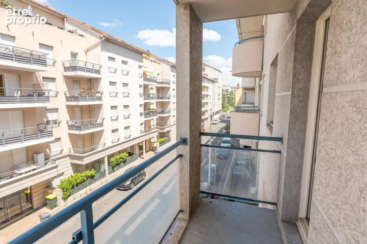 Lyon 8 - 2 pièces avec balcon et stationnement - photo 7