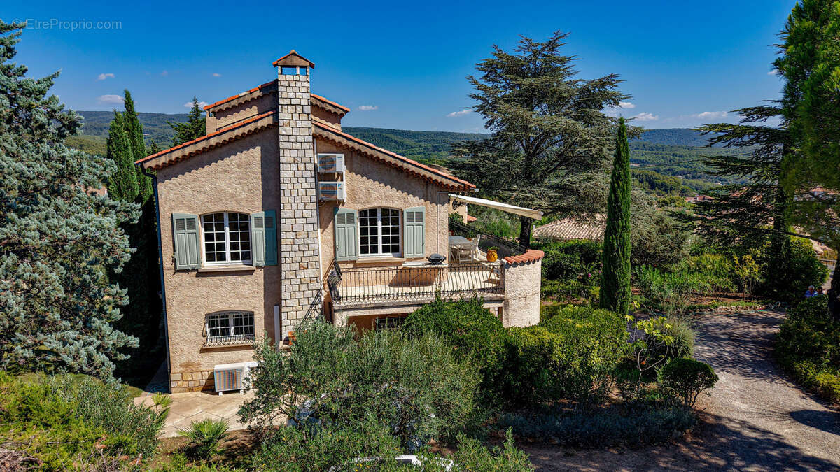 Villa 5 chambres sur terrain 2000m2 avec piscine à 2 pas du village de flayosc - photo 6