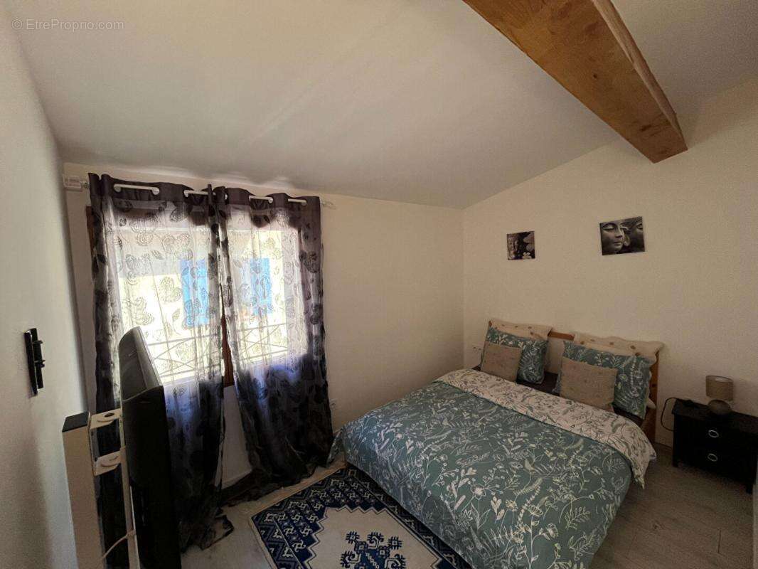 Appartement à COTIGNAC