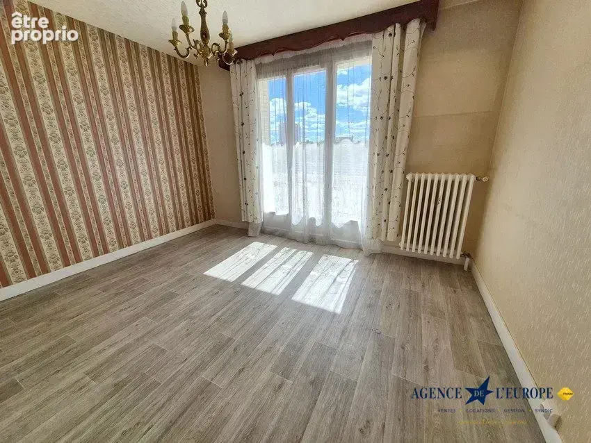 Appartement 55 m² à Vichy  - photo 2