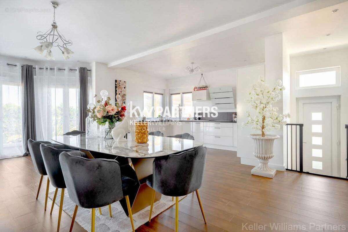 Maison à LE HAILLAN