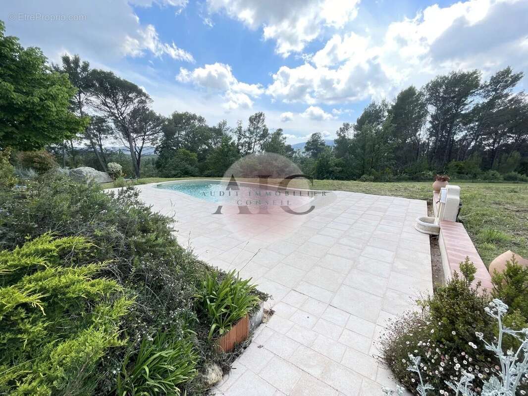 Maison à SAINT-PAUL-EN-FORET