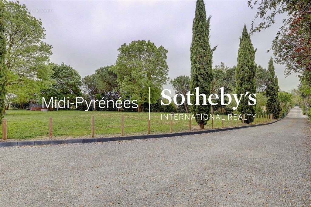 Maison à SAINT-PIERRE-DE-LAGES