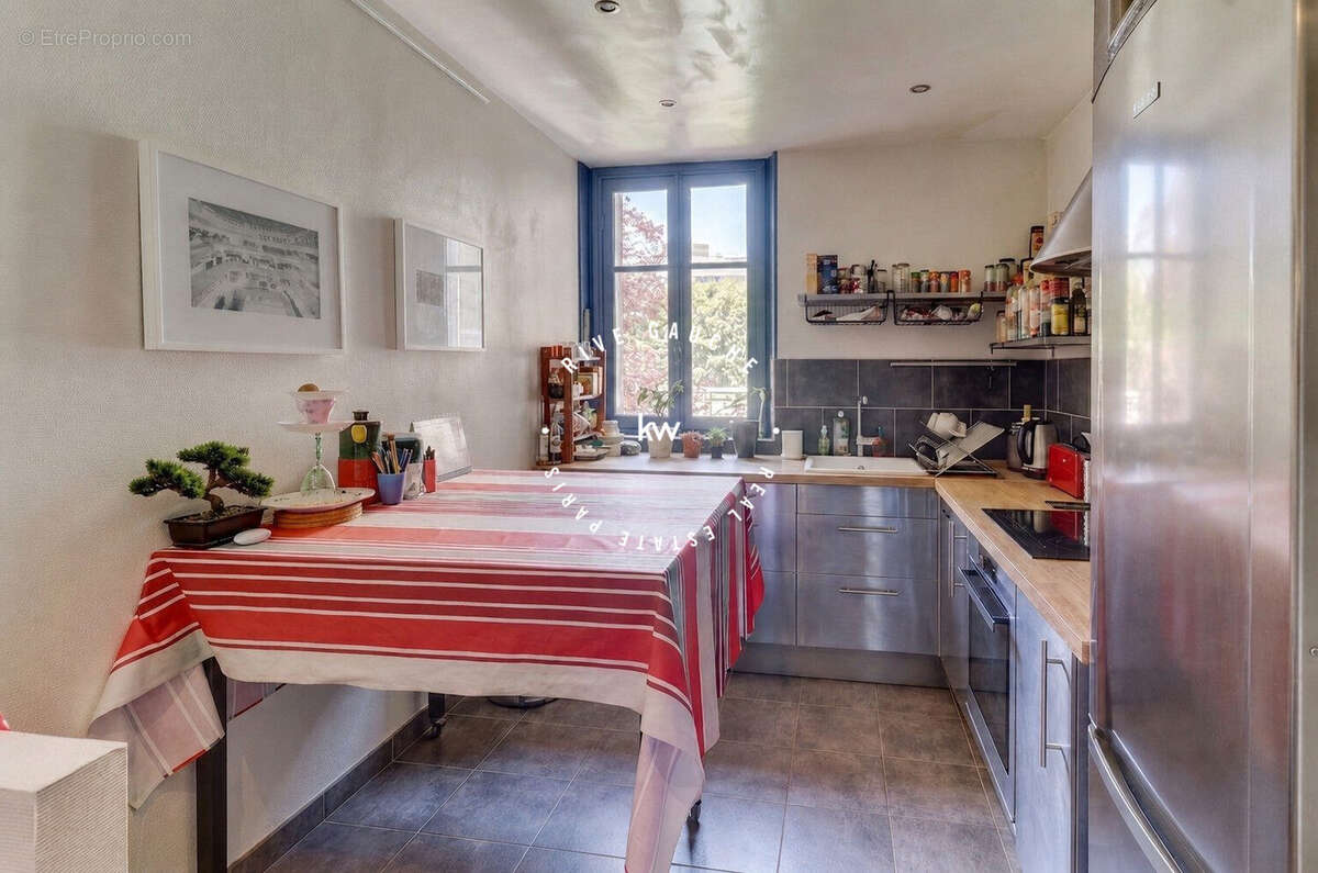 Appartement à PARIS-14E
