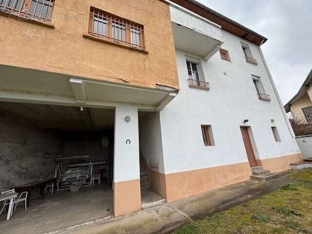 Maison à SAINT-GENEST-LERPT