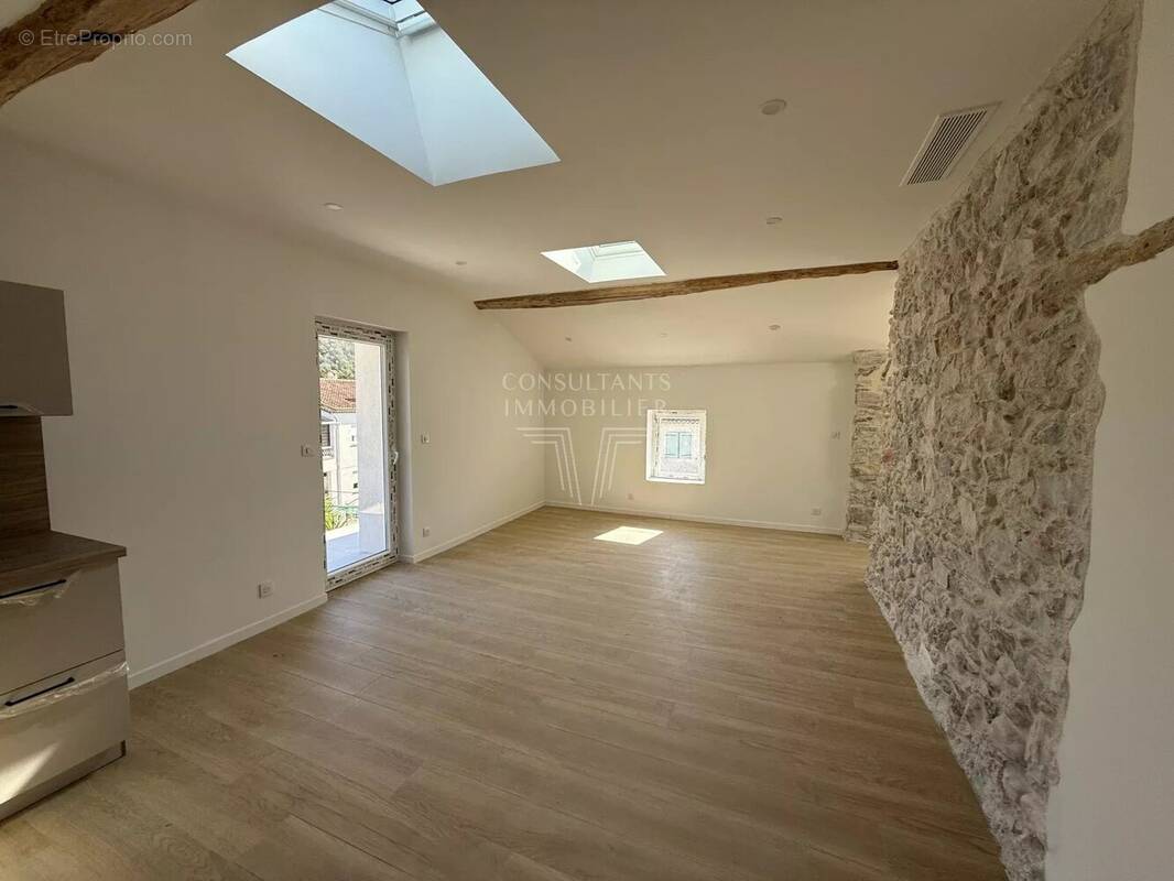 Appartement à PEGOMAS