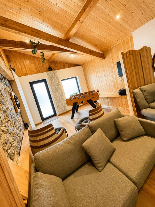 Domaine de caractère  328 m2 habitables  au cœur du Parc naturel régional du Pilat Deux bâtisses en pierre - photo 5