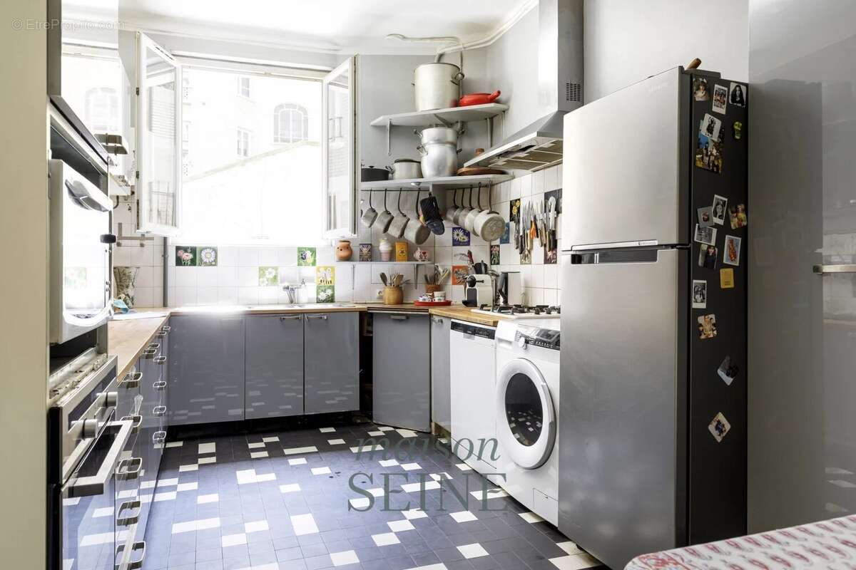 Appartement à NEUILLY-SUR-SEINE