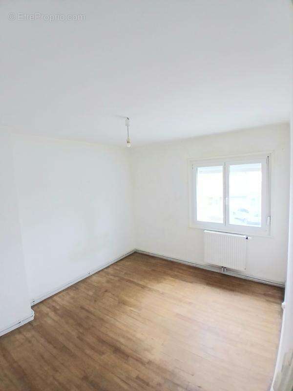 Maison à NEUVILLE-SAINT-REMY