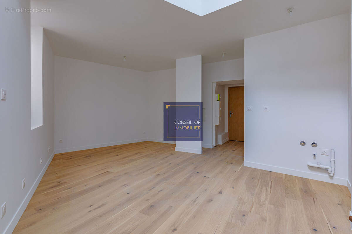 Appartement à SAINT-GENIS-LAVAL