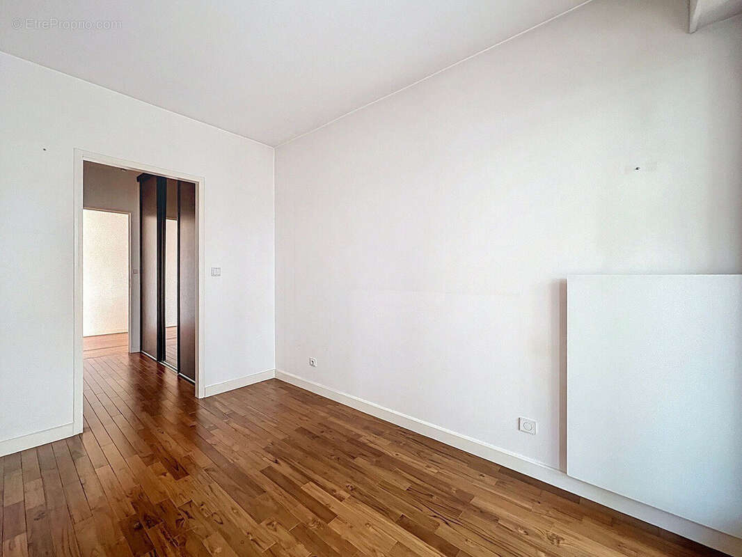 Appartement à SURESNES