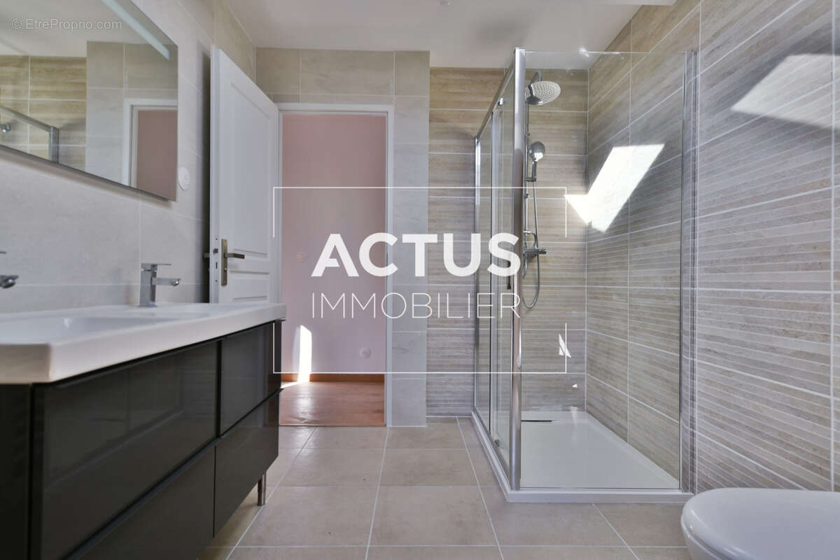 Maison 117 m² à Eyragues  - photo 7
