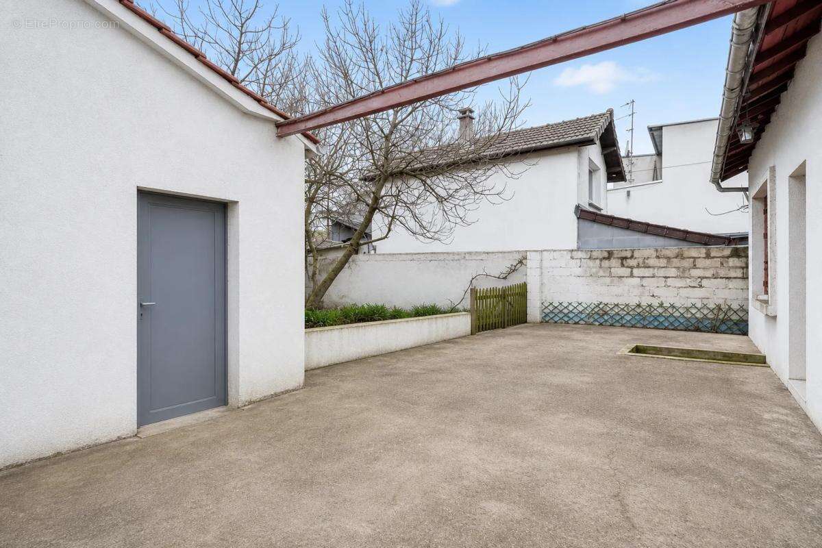 Maison 4 pièces 52,5 m² Saint-Denis - photo 5