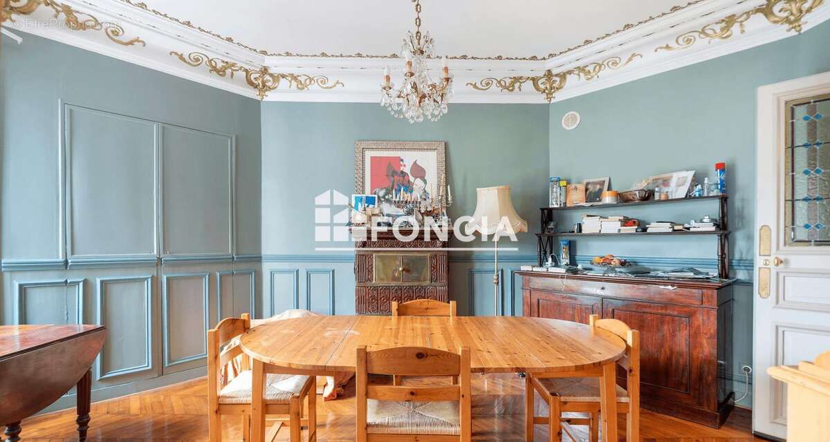 Appartement à PARIS-10E
