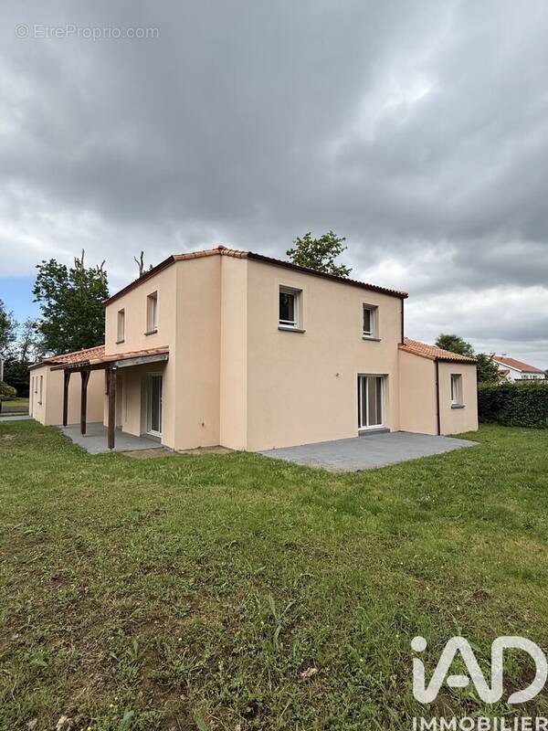 Photo 1 - Maison à HAUTE-GOULAINE
