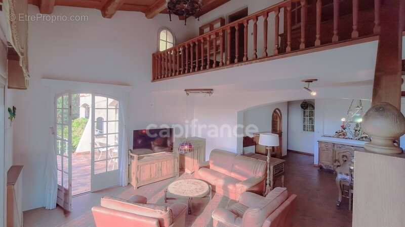 Maison à SAUSSET-LES-PINS