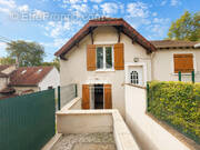 Appartement à ORMOY-LA-RIVIERE