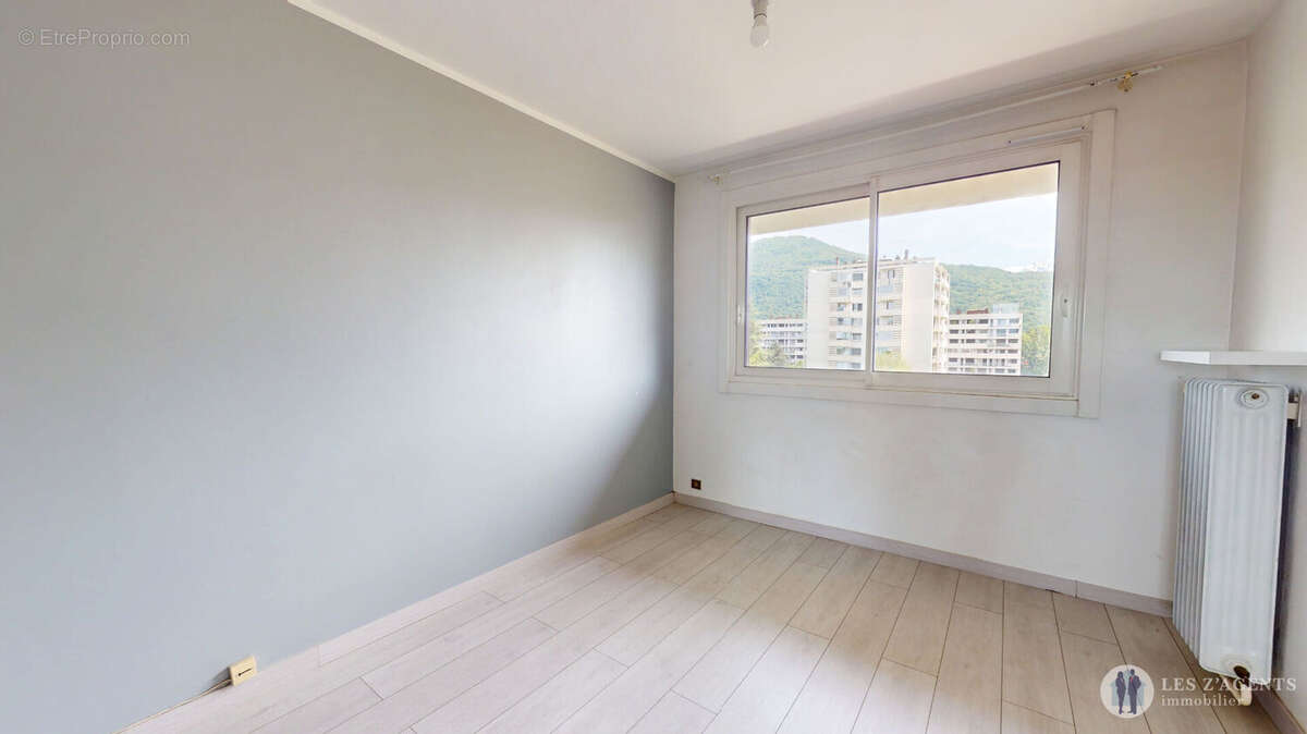 Appartement à SAINT-MARTIN-D'HERES